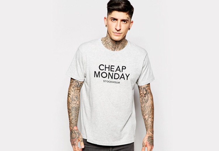 T-Shirt Weekday Crew Sweatshir